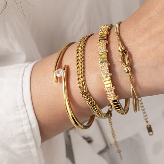 ANERI unique white stone bracelet