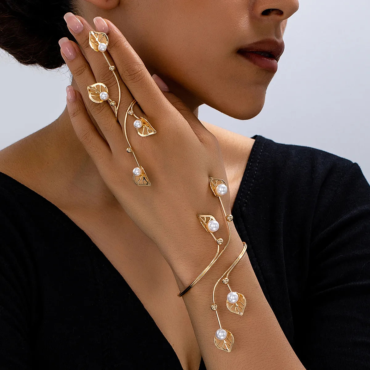 Ferrow Women's Rings and unique Bangle